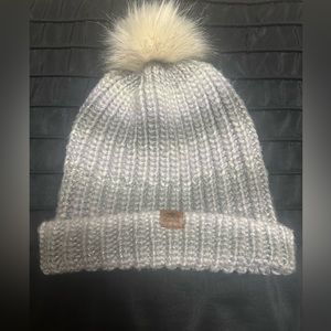 Roots kids toque - never worn